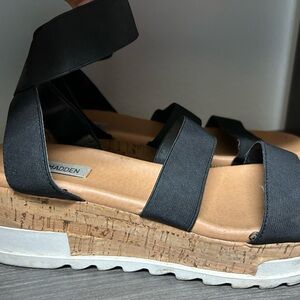 Steve Madden Black Platform Sandals 10m